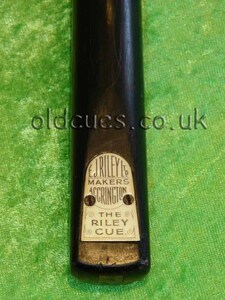 Thumbnail of riley_cue_4274475097_badge.jpg